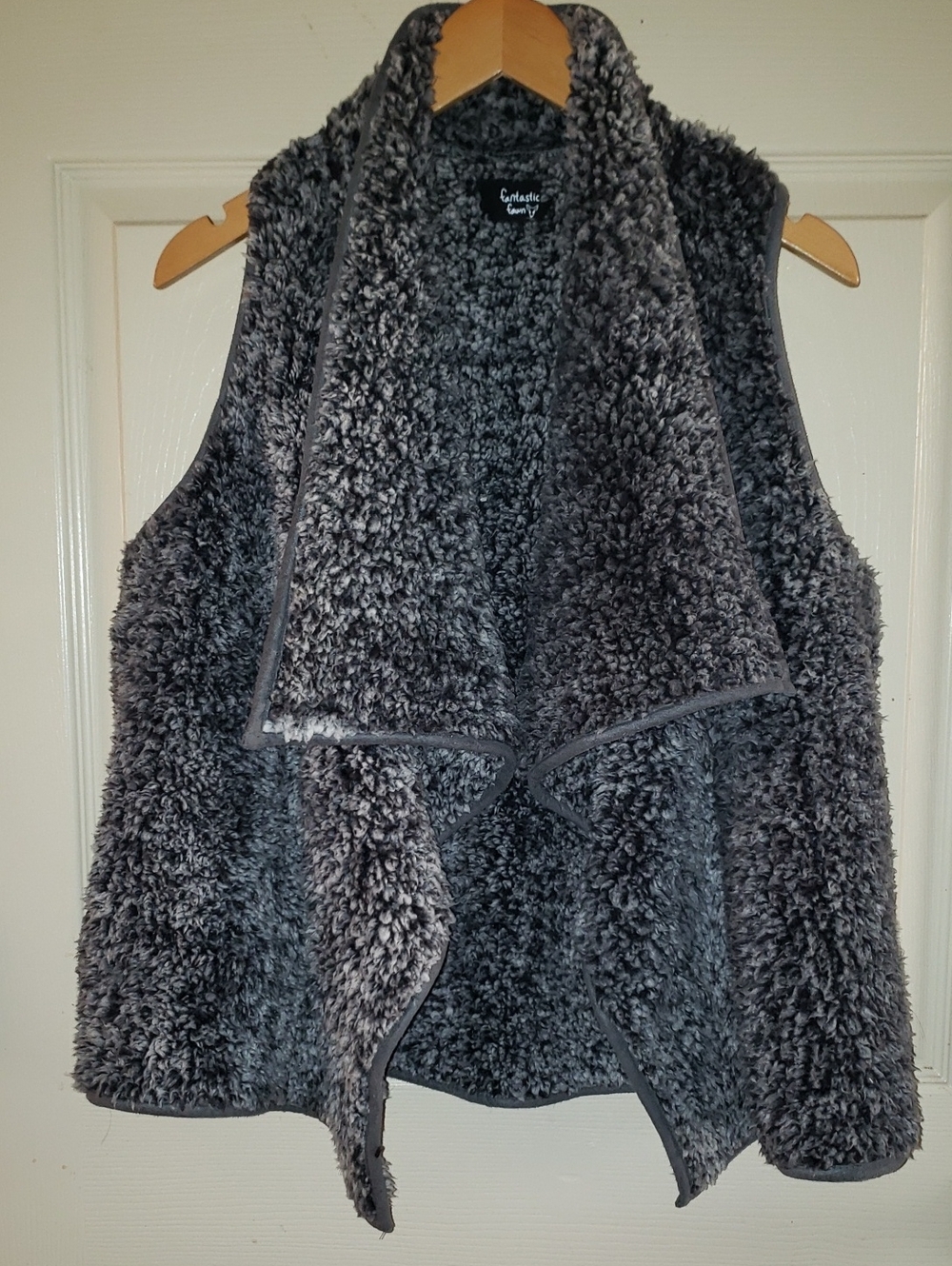 Fantastic Fawn Charcoal Faux-Sherpa Fleece Open-Front Cardigan Vest Pockets